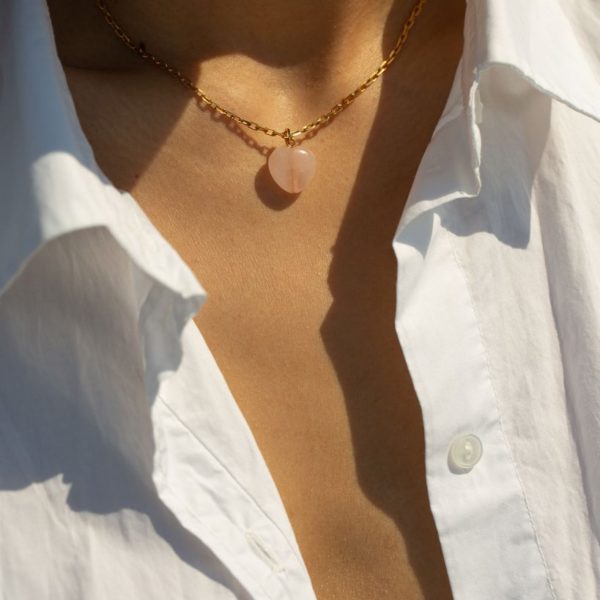 metaformi_design_jewelry_guilty_pleasures_big_gold_heart_necklace_model_2