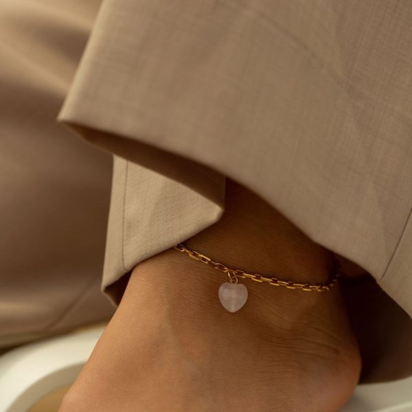 metaformi_design_jewelry_guilty_pleasures_gold_heart_ankle_bracelet_model
