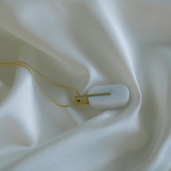 metaformi_design_jewelry_essential_oval_bianco_mood