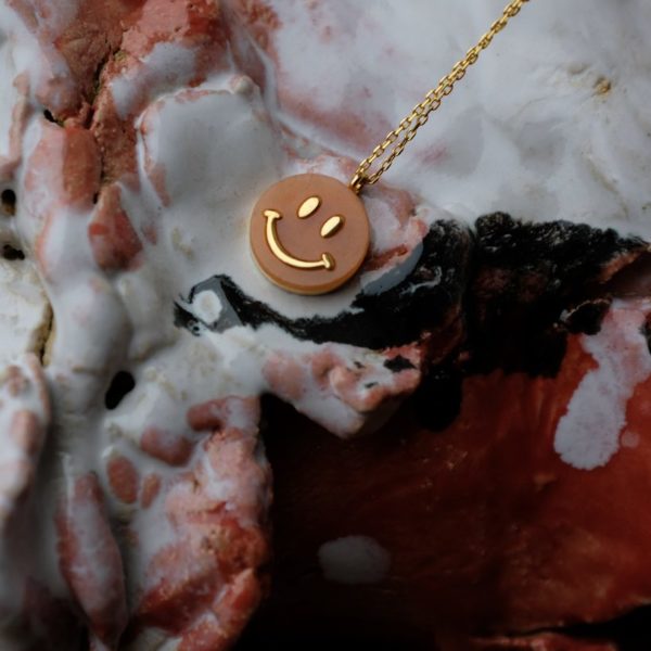 metaformi_design_jewelry_smiley_necklace_02
