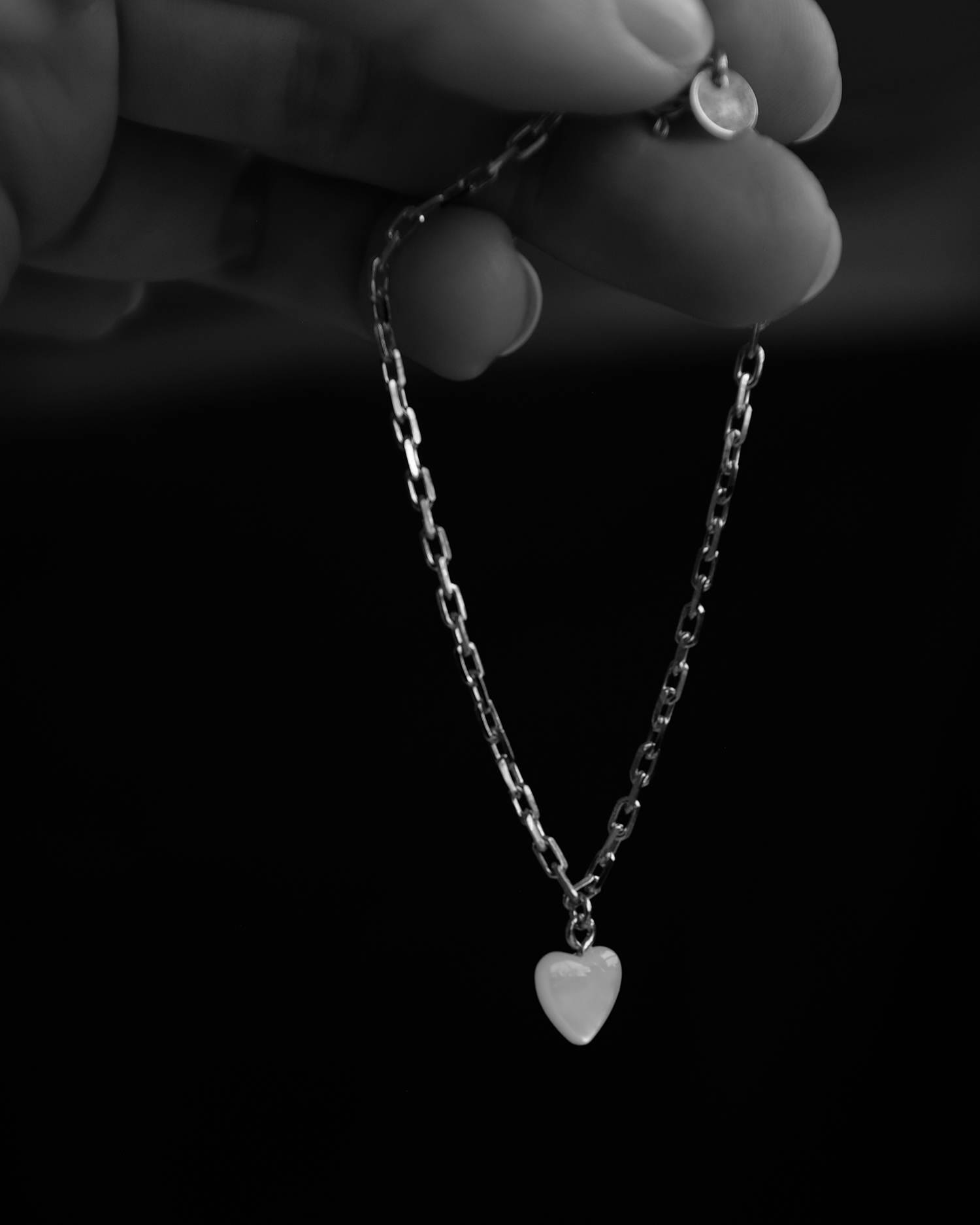metaformi_design_jewelry_guilty_pleasures_shell_heart_bracelet_model_04