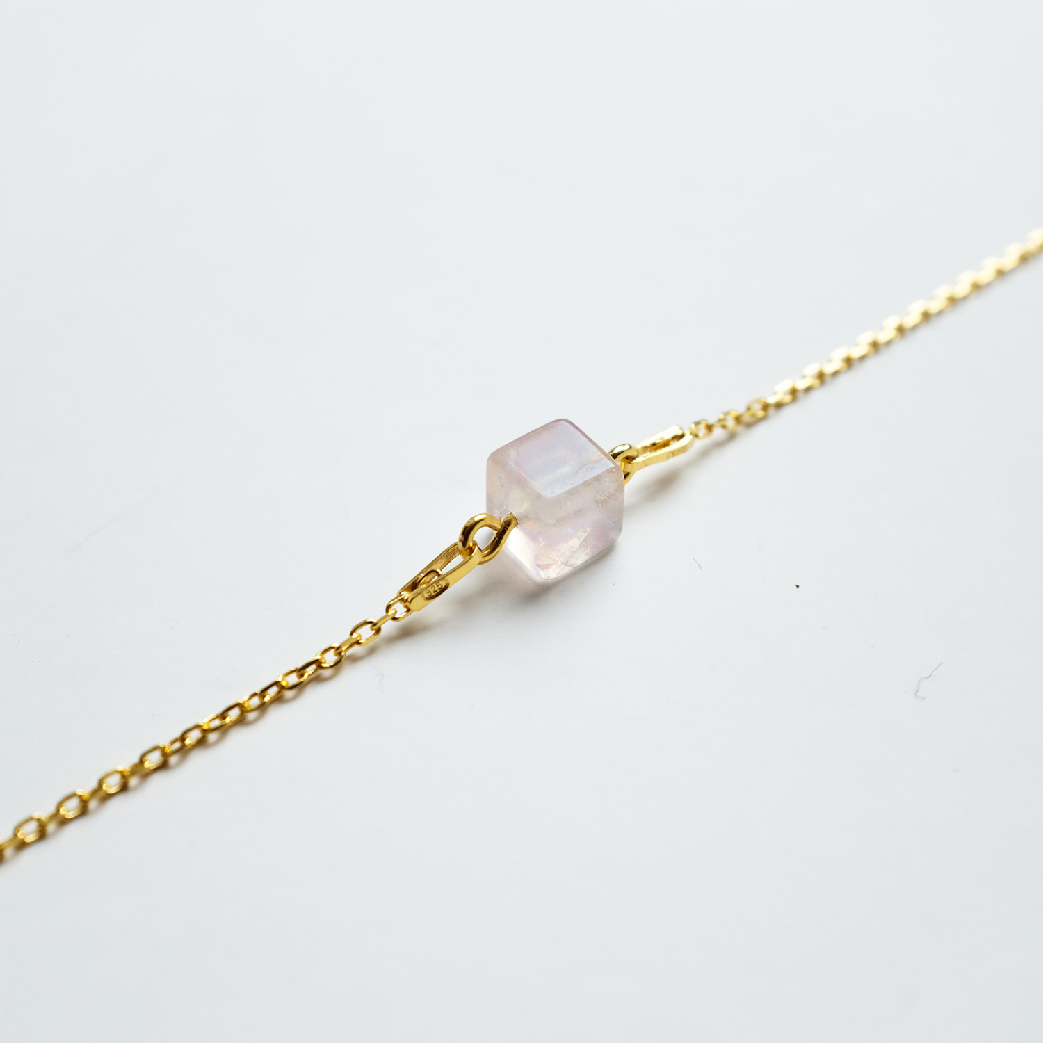 metaformi_design_jewelry_cube_necklace_rose_quartz