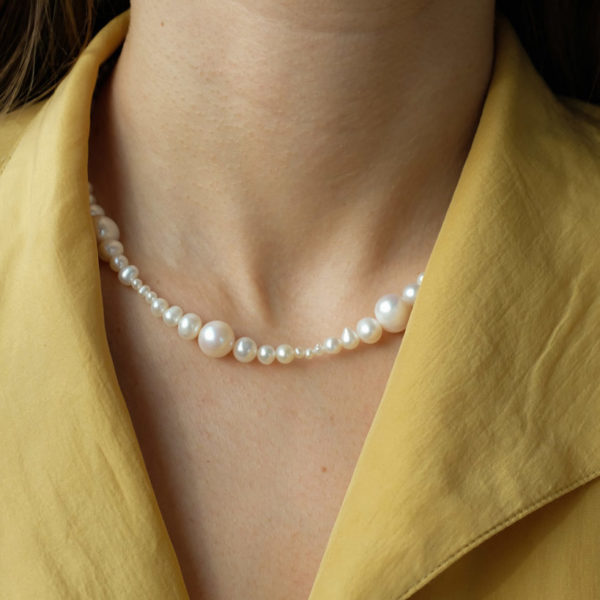 metaformi_design_jewelry_bubbles_pearl_necklace_lifestyle_3