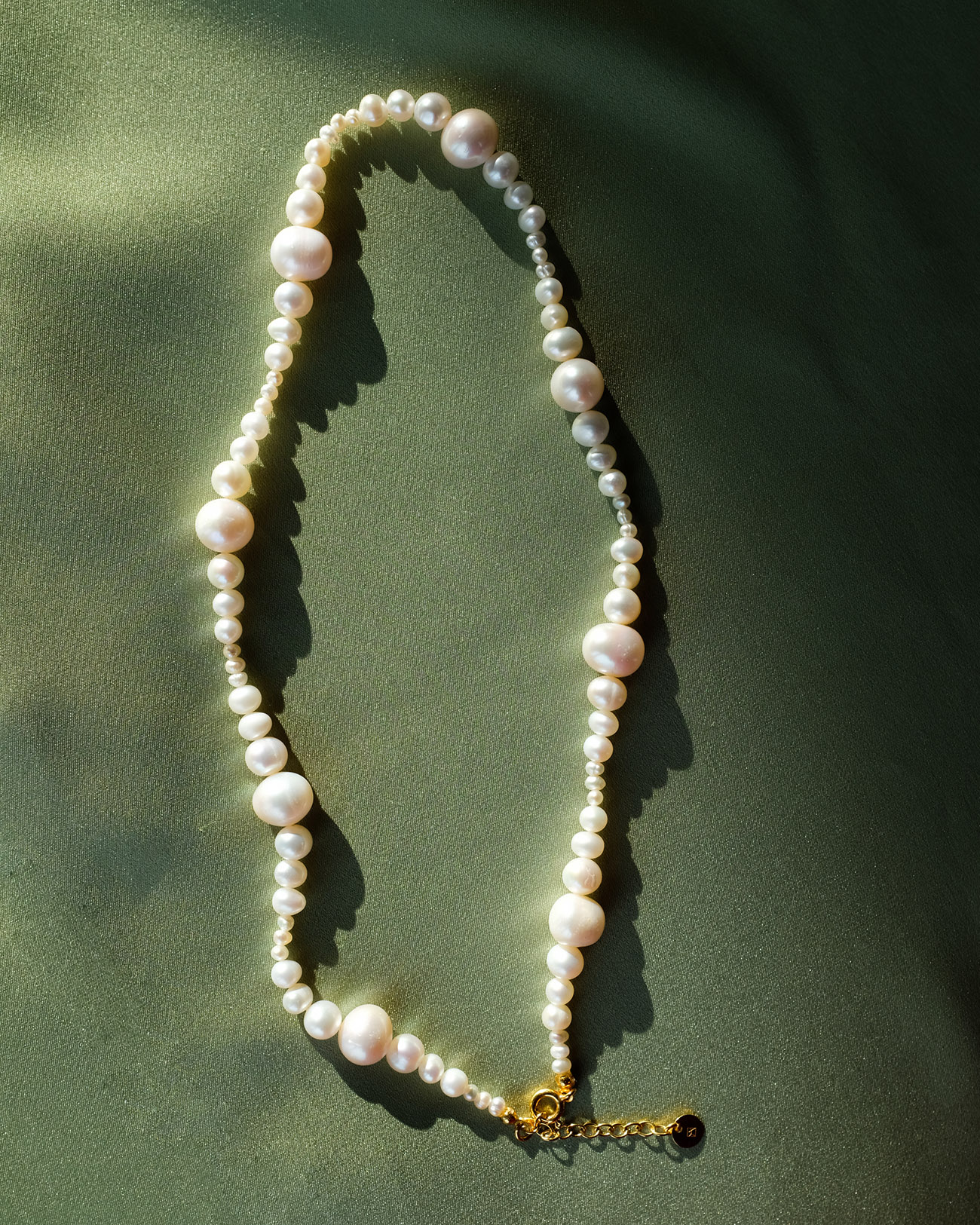 metaformi_design_jewelry_bubbles_pearl_necklace_lifestyle_9