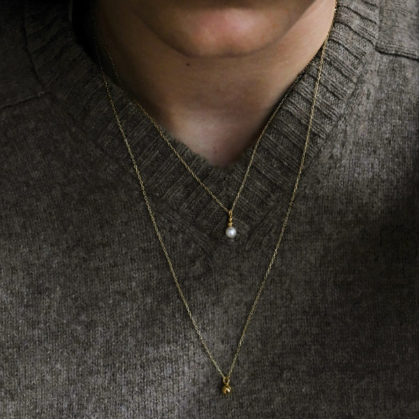 metaformi_design_jewelry_gold_ball_necklace