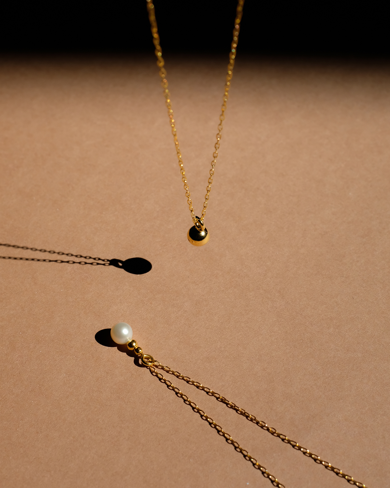 metaformi_design_jewelry_gold_ball_necklace_3