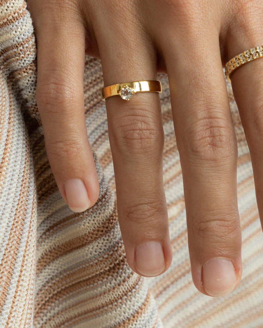 SINGLE SPARK RING
