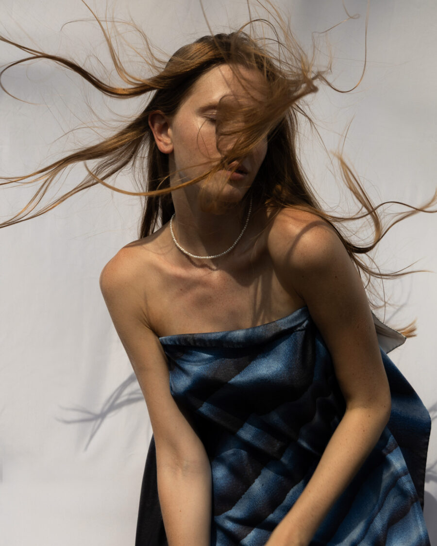 SILK SCARF <br> PATRÍCIA KOYŠOVÁ <br> 90x90 - Image 4